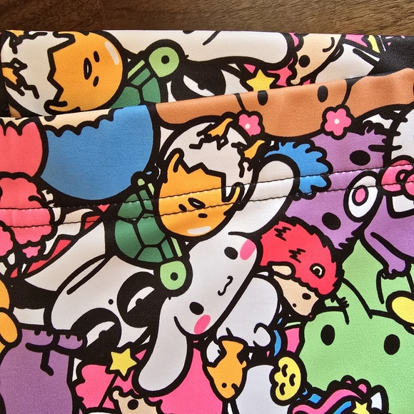 Blackmilk Sanrio All Stars HWMF Leggings Size M NWOT Hello Kitty & Gudetama - Picture 8 of 13